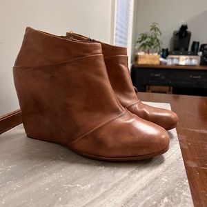 UGG lined wedge bootie; size 10
